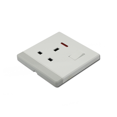 13A 1 gang 3pin switch socket with light electrical wall socket
